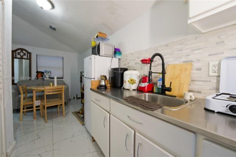 Villa ou maison à vendre à Miami, Floride: 3 chambres, 68.75 m2 № 2426702 - photo 10