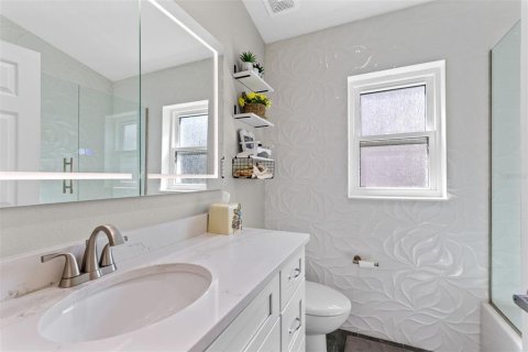 Casa en venta en Winter Springs, Florida, 5 dormitorios, 218.78 m2 № 2200622 - foto 15