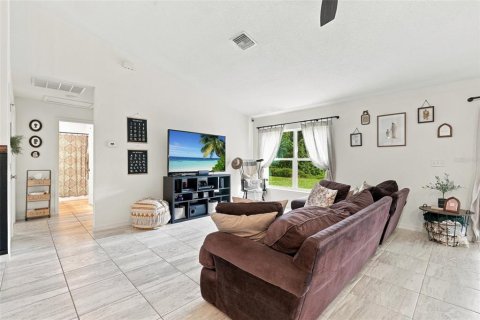 Villa ou maison à vendre à North Port, Floride: 3 chambres, 189.52 m2 № 2408896 - photo 15