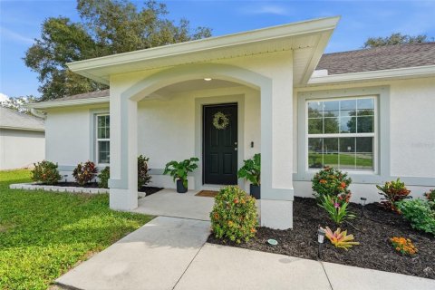 Villa ou maison à vendre à North Port, Floride: 3 chambres, 189.52 m2 № 2408896 - photo 9