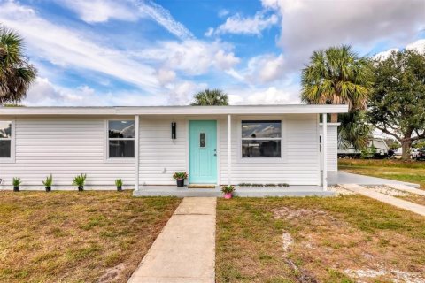 Villa ou maison à Port Charlotte, Floride 3 chambres, 101.45 m2 № 2099261
