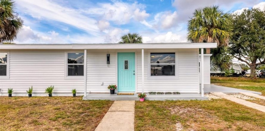 Casa en Port Charlotte, Florida 3 dormitorios, 101.45 m2 № 2099261