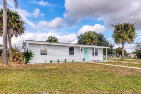 Casa en venta en Port Charlotte, Florida, 3 dormitorios, 101.45 m2 № 2099261 - foto 3