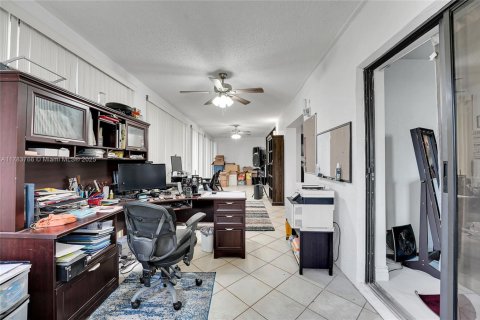 House in Lake Worth, Florida 3 bedrooms, 246.38 sq.m. № 1633684 - photo 28