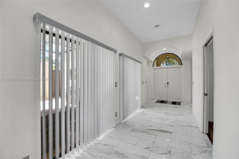 House in Lake Worth, Florida 3 bedrooms, 246.38 sq.m. № 1633684 - photo 6
