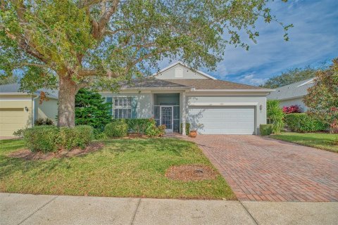 House in Clermont, Florida 3 bedrooms, 165.74 sq.m. № 1545752 - photo 1