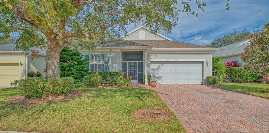House in Clermont, Florida 3 bedrooms, 165.74 sq.m. № 1545752