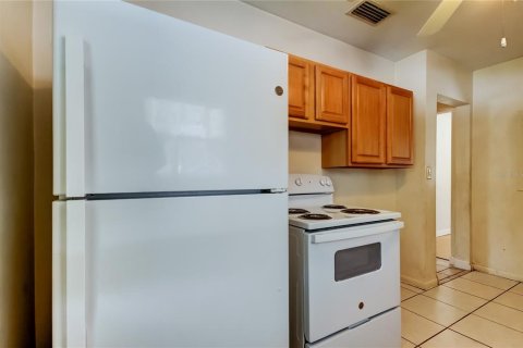 House in Saint Petersburg, Florida 2 bedrooms, 97.73 sq.m. № 1821137 - photo 4