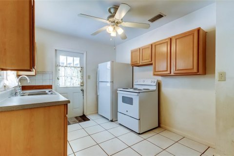 House in Saint Petersburg, Florida 2 bedrooms, 97.73 sq.m. № 1821137 - photo 9