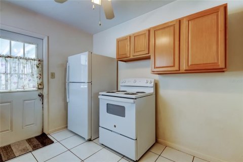 House in Saint Petersburg, Florida 2 bedrooms, 97.73 sq.m. № 1821137 - photo 10