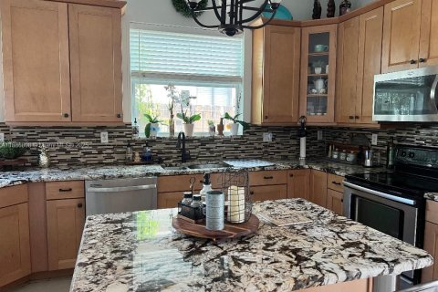 Villa ou maison à vendre à Hialeah, Floride: 4 chambres, 172.24 m2 № 1933514 - photo 12