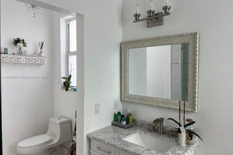 Villa ou maison à vendre à Hialeah, Floride: 4 chambres, 172.24 m2 № 1933514 - photo 22