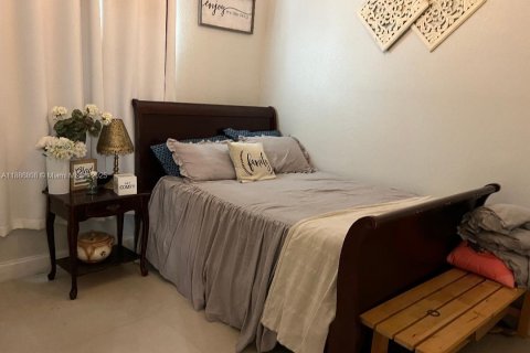 Villa ou maison à vendre à Hialeah, Floride: 4 chambres, 172.24 m2 № 1933514 - photo 29