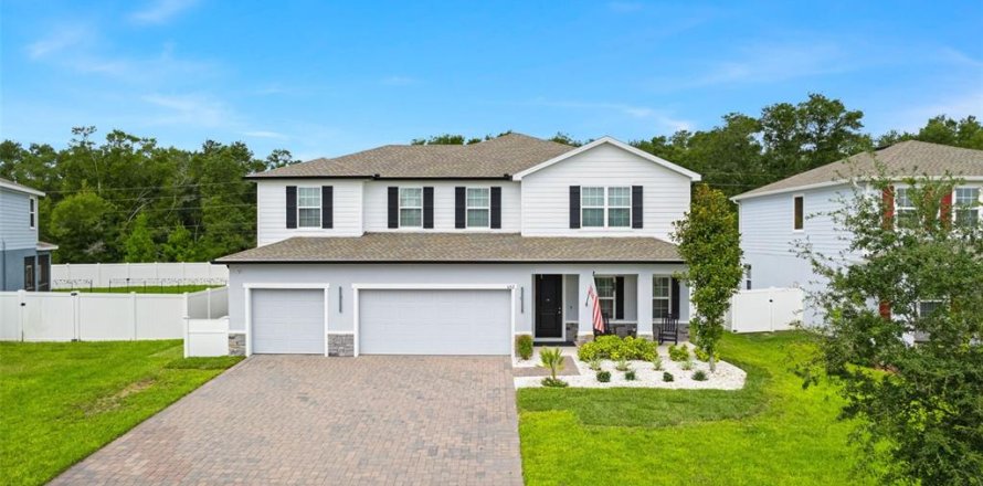House in Apopka, Florida 5 bedrooms, 298.87 sq.m. № 2285240