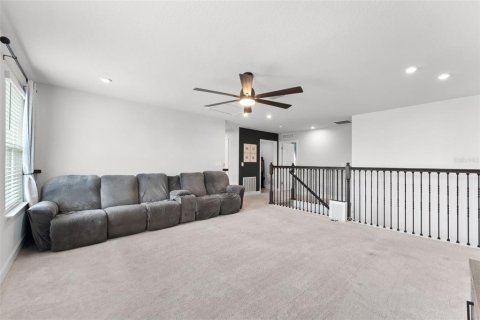 House in Apopka, Florida 5 bedrooms, 298.87 sq.m. № 2285240 - photo 19