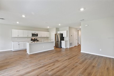 House in Haines City, Florida 6 bedrooms, 354.33 sq.m. № 1821314 - photo 4