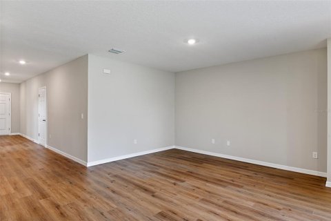 House in Haines City, Florida 6 bedrooms, 354.33 sq.m. № 1821314 - photo 8