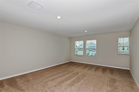 House in Haines City, Florida 6 bedrooms, 354.33 sq.m. № 1821314 - photo 21