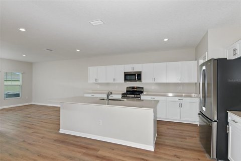 House in Haines City, Florida 6 bedrooms, 354.33 sq.m. № 1821314 - photo 5