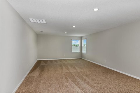 House in Haines City, Florida 6 bedrooms, 354.33 sq.m. № 1821314 - photo 19