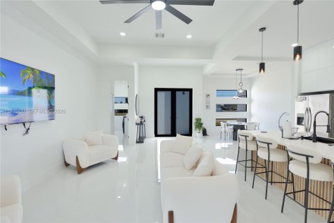 Купить виллу или дом в Кейп-Корал, Флорида 4 спальни, 160.91м2, № 1995829 - фото 6