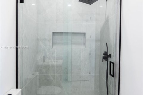 Купить виллу или дом в Кейп-Корал, Флорида 4 спальни, 160.91м2, № 1995829 - фото 19