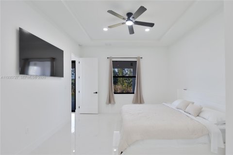 Купить виллу или дом в Кейп-Корал, Флорида 4 спальни, 160.91м2, № 1995829 - фото 10