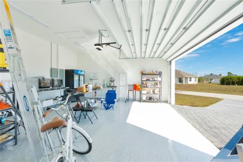 Купить виллу или дом в Кейп-Корал, Флорида 4 спальни, 160.91м2, № 1995829 - фото 30