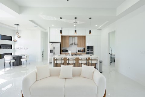 Купить виллу или дом в Кейп-Корал, Флорида 4 спальни, 160.91м2, № 1995829 - фото 5