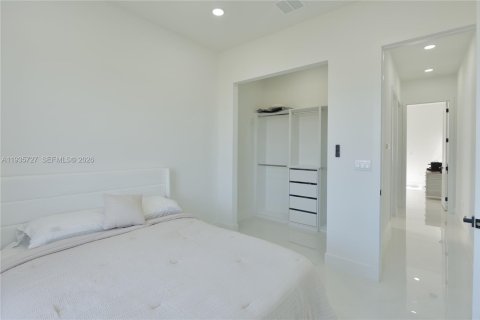 Купить виллу или дом в Кейп-Корал, Флорида 4 спальни, 160.91м2, № 1995829 - фото 21