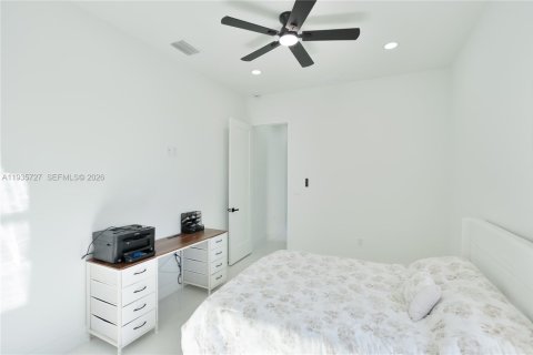 Купить виллу или дом в Кейп-Корал, Флорида 4 спальни, 160.91м2, № 1995829 - фото 26