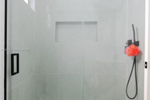 Купить виллу или дом в Кейп-Корал, Флорида 4 спальни, 160.91м2, № 1995829 - фото 24