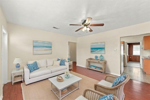 House in Palmetto, Florida 2 bedrooms, 96.15 sq.m. № 2391473 - photo 4