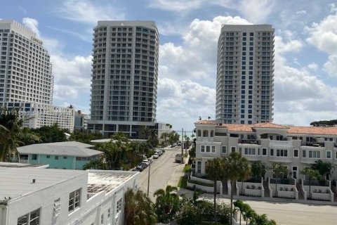 Снять в аренду кондоминиум в Форт-Лодердейл, Флорида 2 спальни, 117.61м2, № 1994401 - фото 17