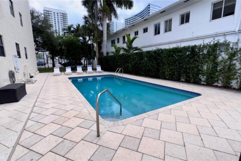 Снять в аренду кондоминиум в Форт-Лодердейл, Флорида 2 спальни, 117.61м2, № 1994401 - фото 24