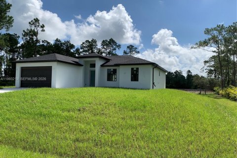House in Lehigh Acres, Florida 3 bedrooms № 2255756 - photo 3