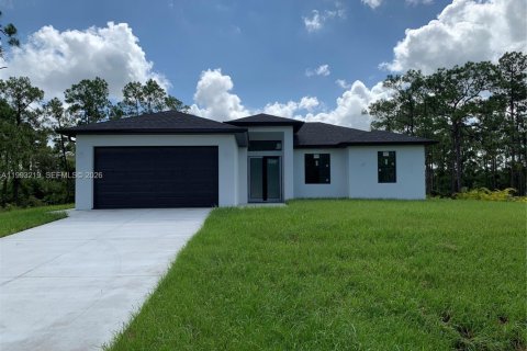 House in Lehigh Acres, Florida 3 bedrooms № 2255756