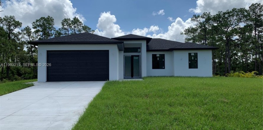 House in Lehigh Acres, Florida 3 bedrooms № 2255756