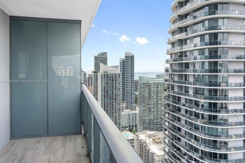 Condominio en venta en Miami, Florida, 3 dormitorios, 134.71 m2 № 2076863 - foto 14