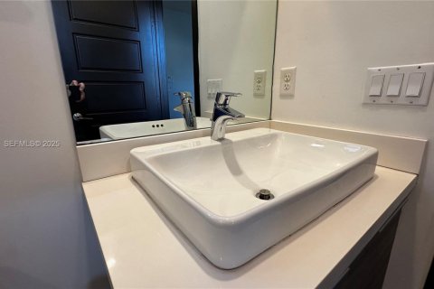 Adosado en venta en Miami Lakes, Florida, 3 dormitorios, 147.53 m2 № 1992988 - foto 24