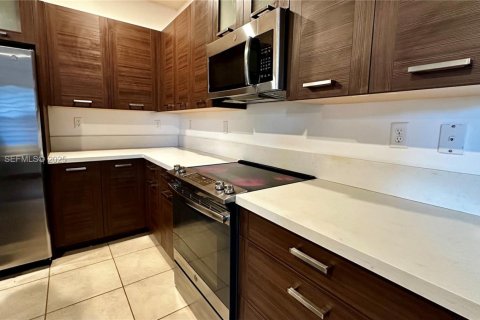 Adosado en venta en Miami Lakes, Florida, 3 dormitorios, 147.53 m2 № 1992988 - foto 12