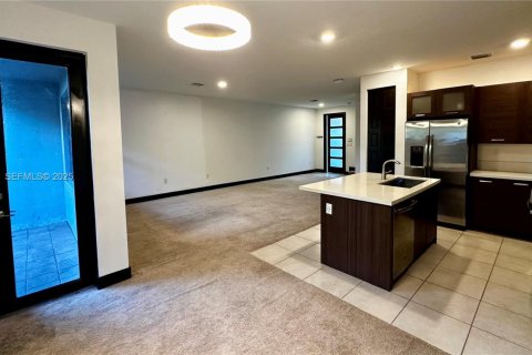 Adosado en venta en Miami Lakes, Florida, 3 dormitorios, 147.53 m2 № 1992988 - foto 16