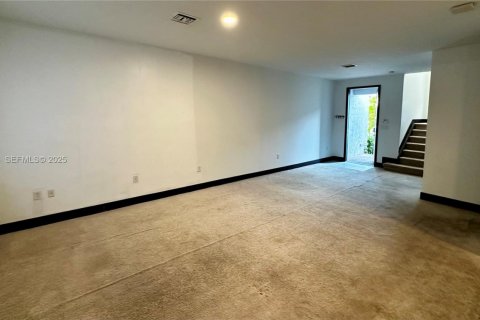 Adosado en venta en Miami Lakes, Florida, 3 dormitorios, 147.53 m2 № 1992988 - foto 4