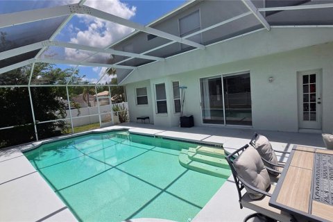 House in Tampa, Florida 4 bedrooms, 193.24 sq.m. № 2110087 - photo 4
