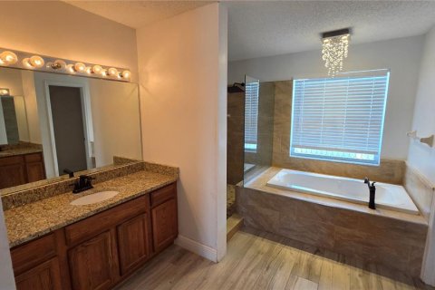 House in Tampa, Florida 4 bedrooms, 193.24 sq.m. № 2110087 - photo 21