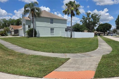 House in Tampa, Florida 4 bedrooms, 193.24 sq.m. № 2110087 - photo 5