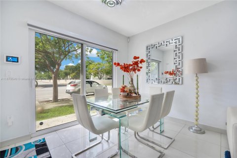 Touwnhouse à vendre à Homestead, Floride: 4 chambres, 133.22 m2 № 2186430 - photo 8