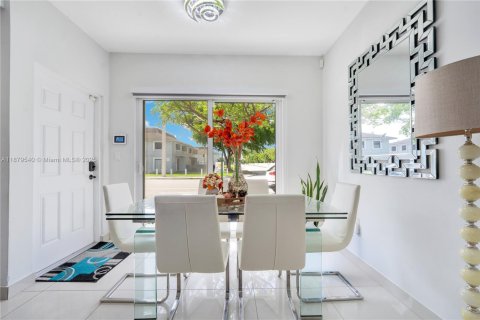 Touwnhouse à vendre à Homestead, Floride: 4 chambres, 133.22 m2 № 2186430 - photo 9