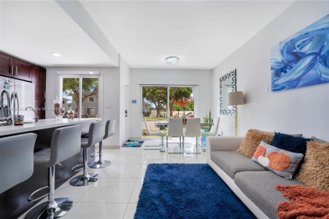 Touwnhouse à vendre à Homestead, Floride: 4 chambres, 133.22 m2 № 2186430 - photo 3