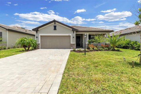 House in Bradenton, Florida 3 bedrooms, 170.94 sq.m. № 1834788 - photo 1